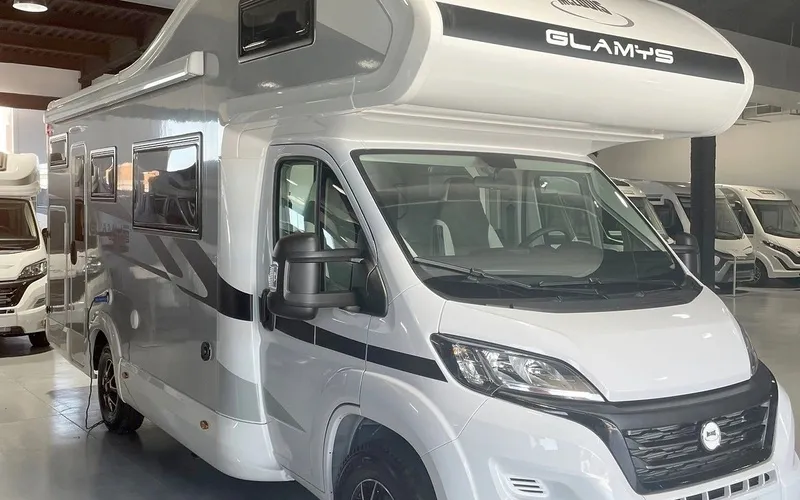 McLouis Glamys 322 · Exterior